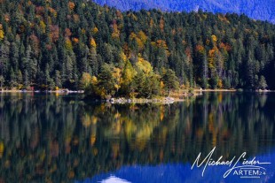 Herbststimmung Spiegelungen im Eibsee 